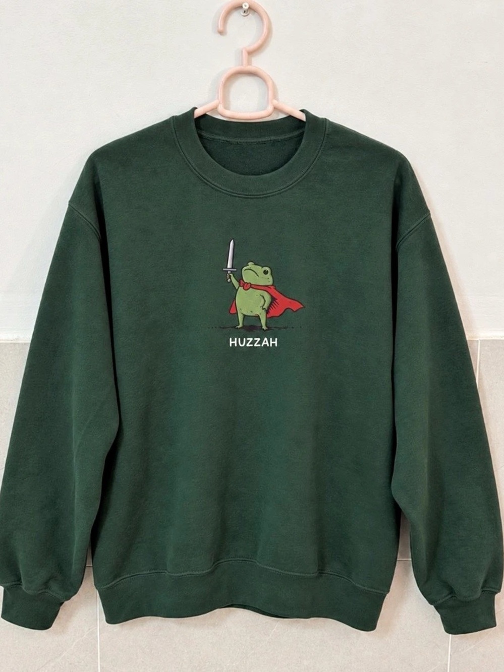 Frog Graphic Crewneck in Green Like New
